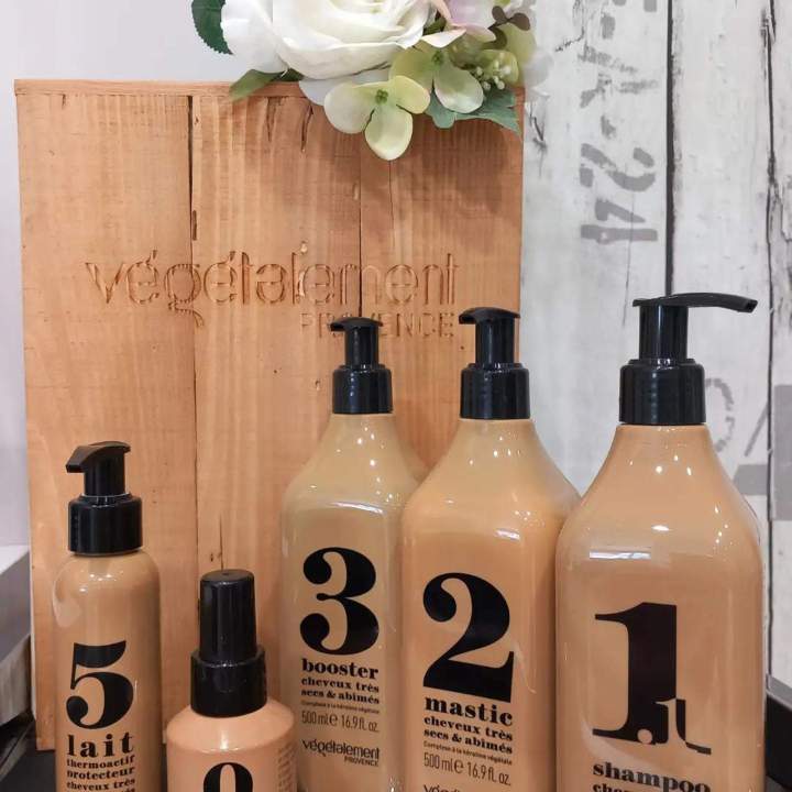 Notre sélection des meilleures marques pour prendre soin de vos cheveux.